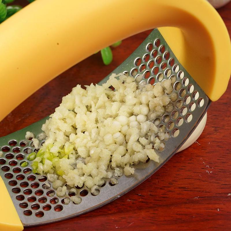 Stainless Steel Garlic Press, Manual Curved Masher for Garlic and Fruit