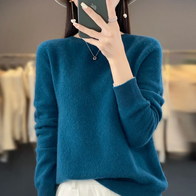 Women's Soft Lightweight Jumper with Timeless Design