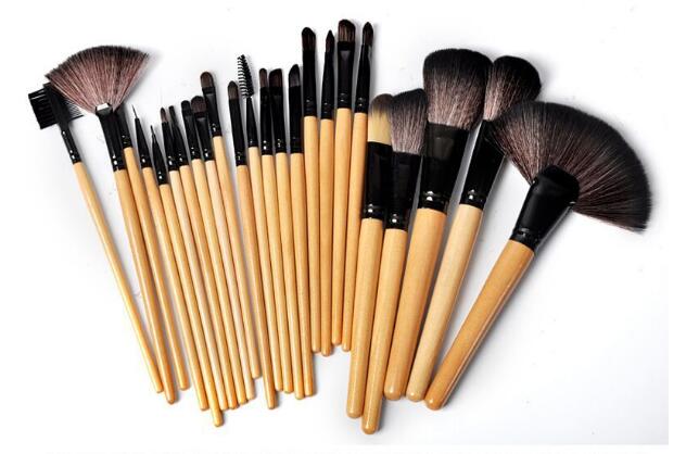 24-Piece Professional Makeup Brush Set in Gift Bag