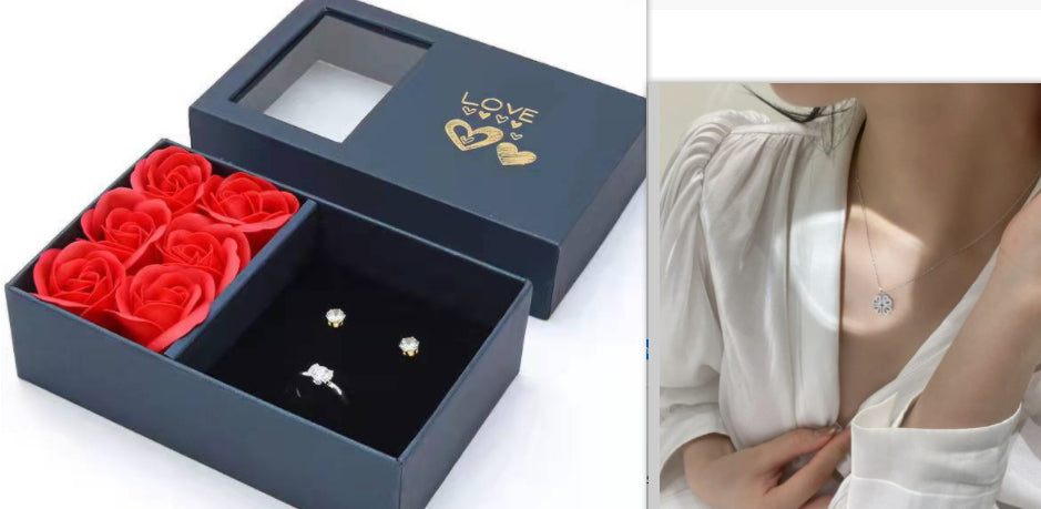 Retro Magnetic Folding Heart Four Leaf Clover Necklace