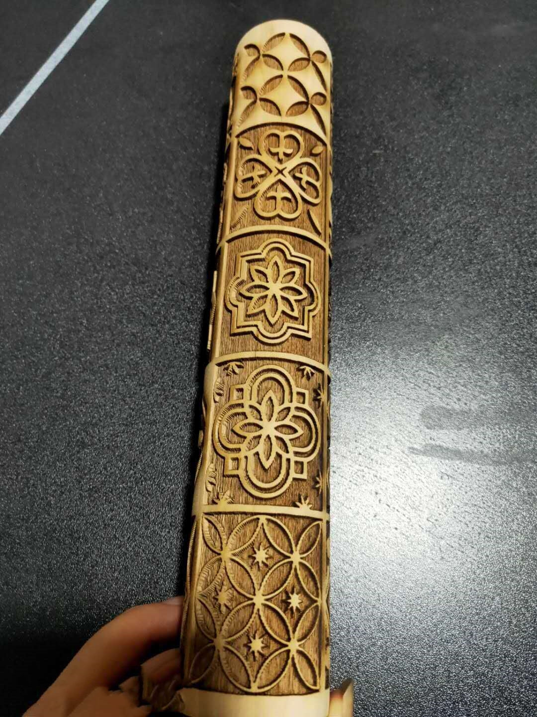 Wooden Christmas Embossing Rolling Pin for Cookies and Dough