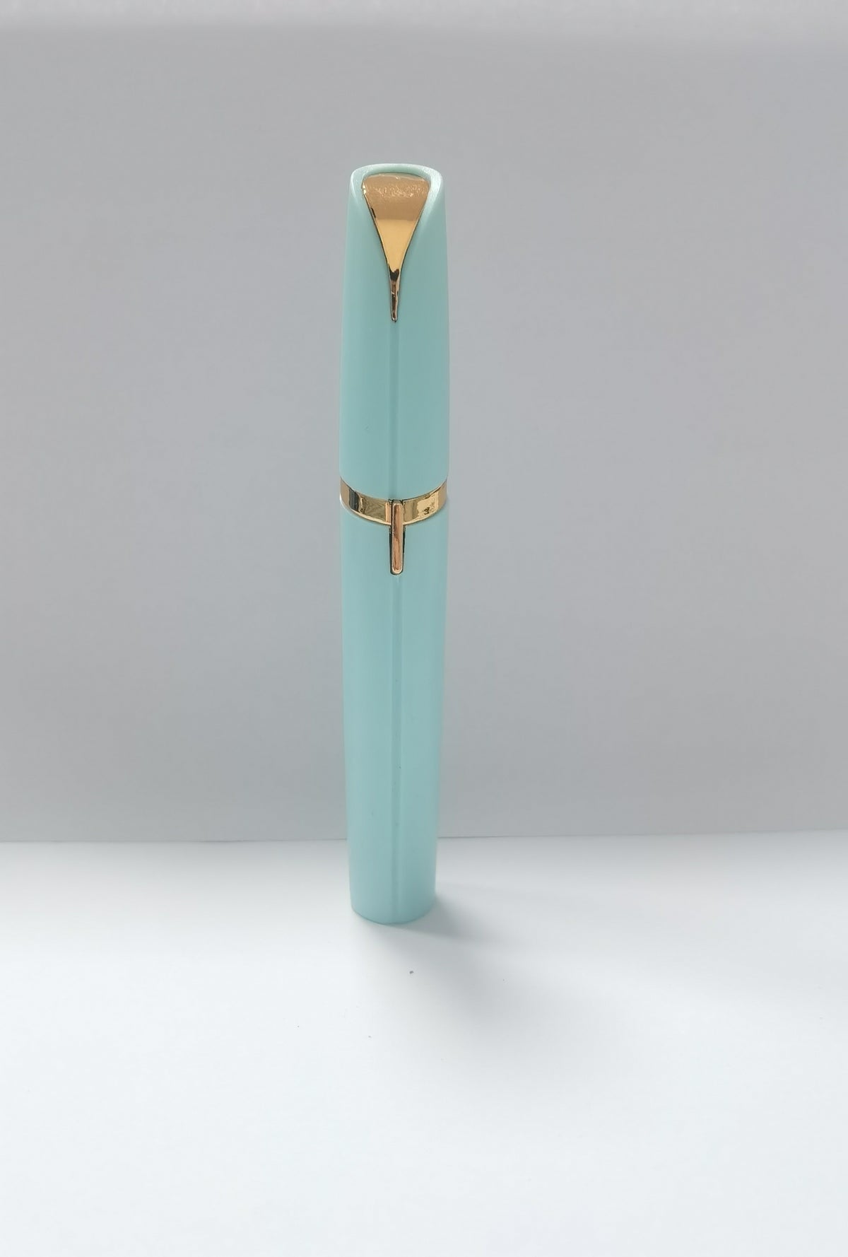 Mini Electric Eyebrow Trimmer with LED Light and Gold-Plated Head