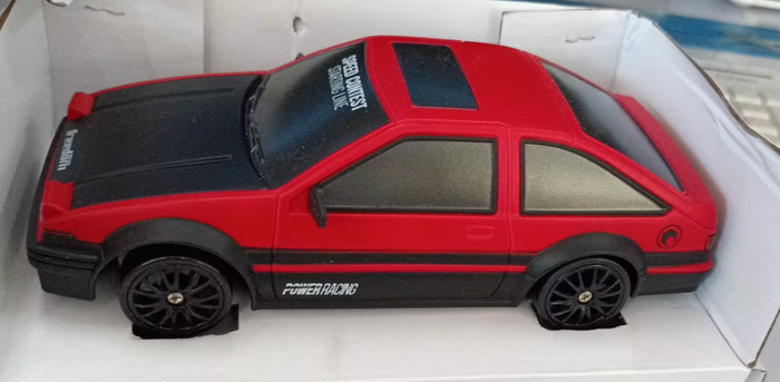 Carro de drift telecomandado de 2.4G com tração às quatro rodas, brinquedo de corrida para crianças