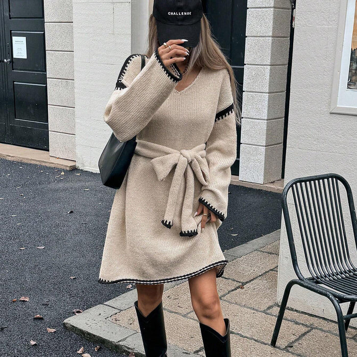 Robe en maille pour femme avec ceinture et détails contrastés
