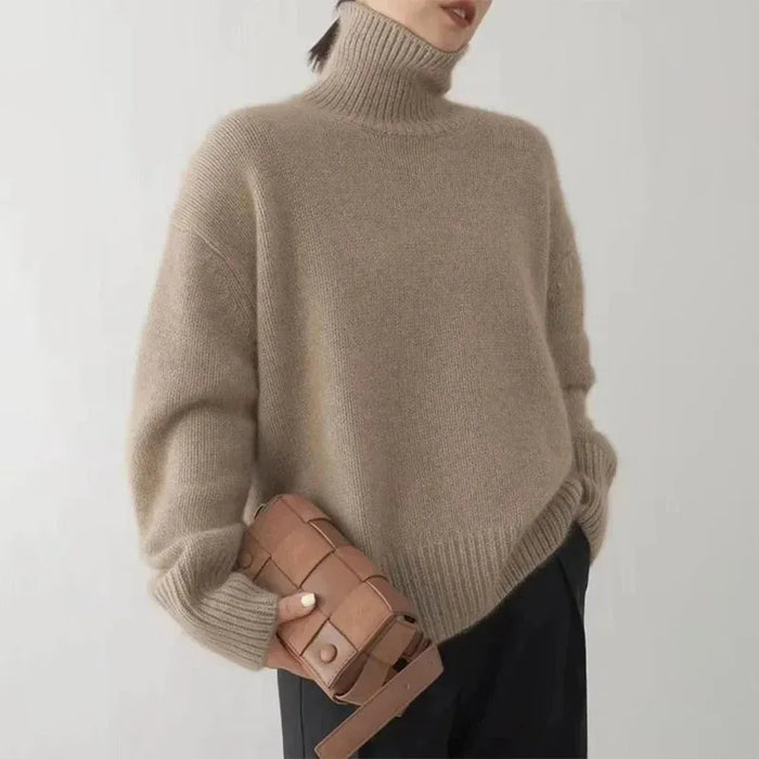Women's Soft Turtleneck Jumper with Classic Cut for Winter