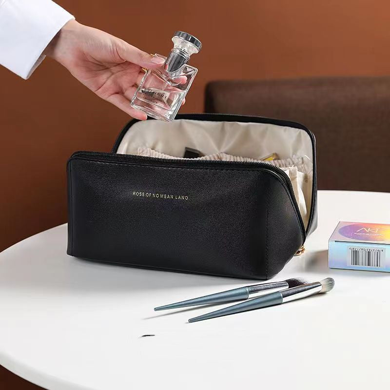 Large Capacity Women's Travel Cosmetic Bag In Soft Leather