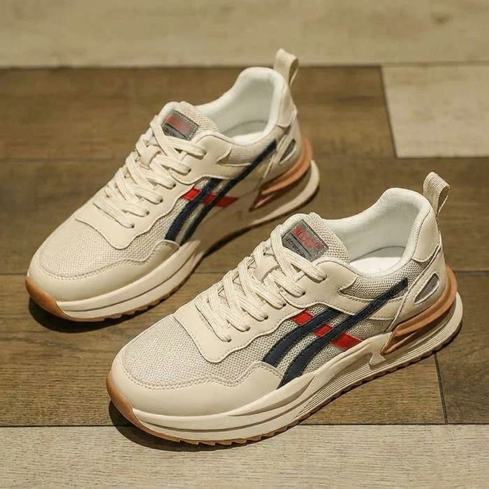 Låga sneakers i mesh med randdetalj och gummisula