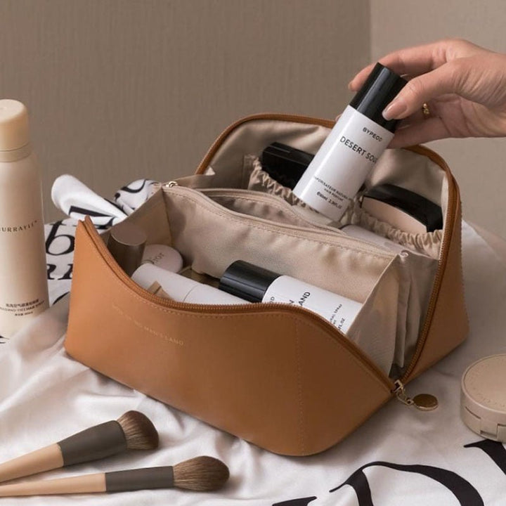 Women's Cosmetic Bag in PU Leather with Spacious Storage